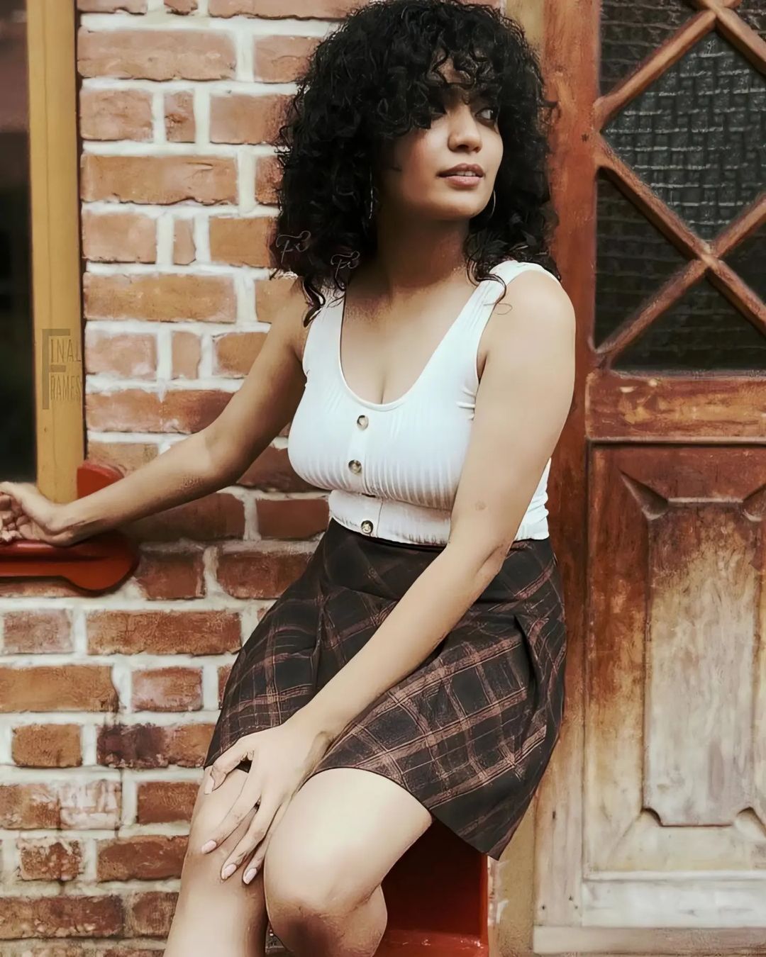 ബേബി മോള്‍ ആറാടുകയല്ല, തകർത്താടുകയാണ്: അന്നാ ബെന്നിന്റെ പുതിയ ചിത്രങ്ങള്‍ വൈറല്‍ 