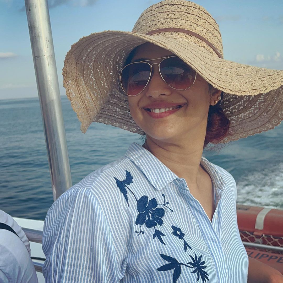 ഈ ചിത്രം എങ്ങനെയുണ്ട്.. പൊളിയല്ലേ, അല്ലേല്‍ ഇതോ: വ്യത്യസ്ത ലുക്കില്‍ പൊളിച്ചടുക്കി രഞ്ജിനി ജോസ്