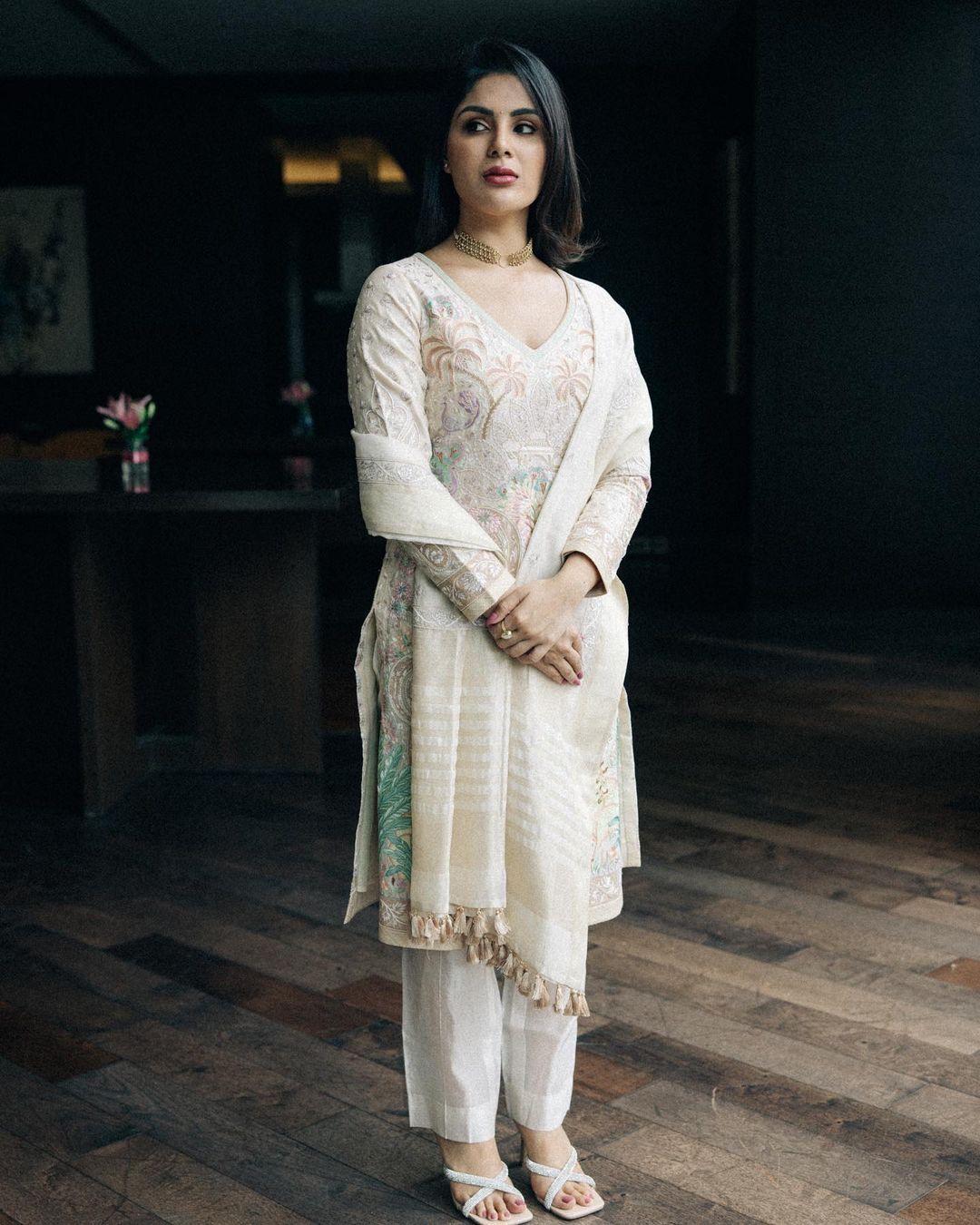   'മുടി മുന്നിലേക്കിട്ട് സ്റ്റൈലിഷ് ലുക്കിലെ കിടിലൻ സെൽഫി';സംയുക്ത മേനോന്റെ ചിത്രങ്ങൾ വൈറൽ