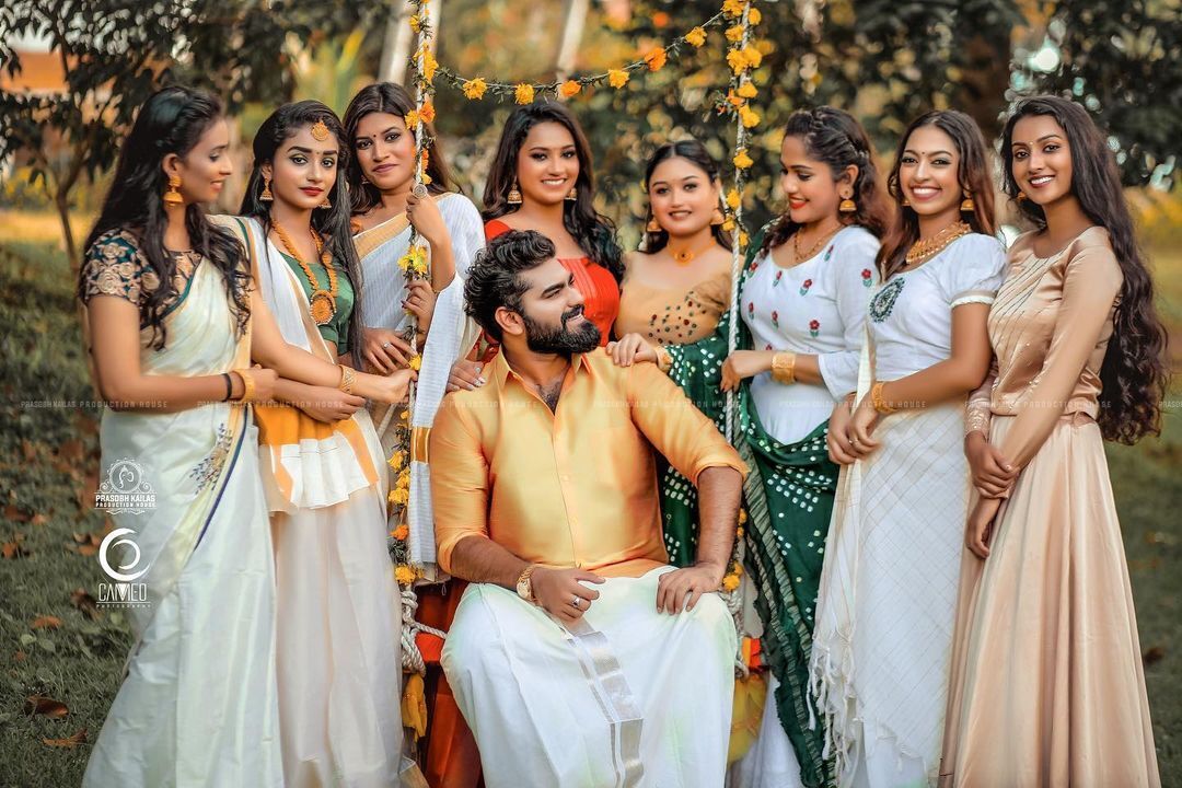  'കള്ളകൃഷ്ണനും എട്ട് സുന്ദരികളും', റാംപ് വാക്ക് ഞെട്ടിച്ചല്ലോ';ഡോ റോബിൻ രാധാകൃഷ്ണന്റെ ആറാട്ട്, വൈറൽ ചിത്രങ്ങൾ 