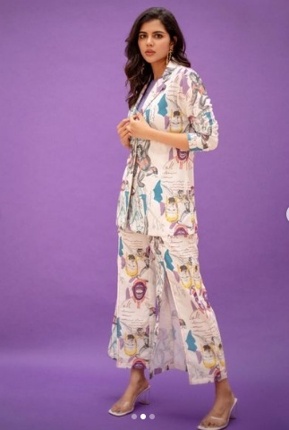 സ്റ്റൈലിഷ് ലുക്കിൽ കല്യാണി...അടിപൊളിയെന്ന് ആരാധകര്‍ ...കാണാം ചിത്രങ്ങള്‍