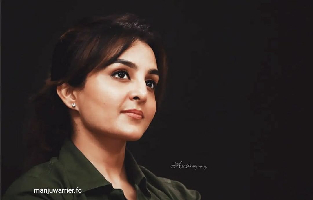 ദേവദൂതർ പാടി.. മഞ്ജു വാര്യർ ആടി; ആരാധകർക്കൊപ്പം പൊളിച്ചടുക്കി ലേഡീ സൂപ്പർ സ്റ്റാറും, ചിത്രം വൈറല്‍