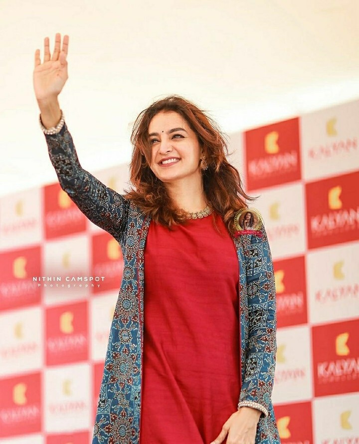 ദേവദൂതർ പാടി.. മഞ്ജു വാര്യർ ആടി; ആരാധകർക്കൊപ്പം പൊളിച്ചടുക്കി ലേഡീ സൂപ്പർ സ്റ്റാറും, ചിത്രം വൈറല്‍