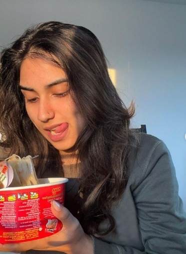 സൂപ്പര്‍ ക്യൂട്ട് ലുക്കില്‍ താര പുത്രി...മാളവിക ജയറാമിന്റെ പുത്തൻ ചിത്രങ്ങളും ഹിറ്റ്..