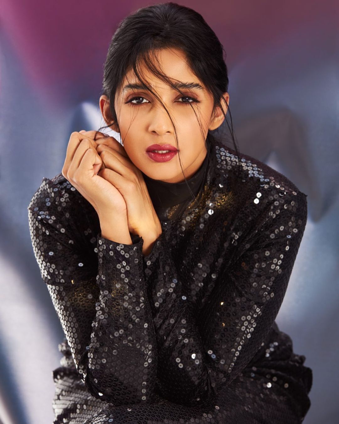  'അല്ല നൈല, ഇതെന്തൊരു തകർപ്പാണ്'; നൈല ഉഷയുടെ പുതിയ ലുക്കിൽ വീണ് ആരാധകർ..വൈറൽ ചിത്രങ്ങൾ