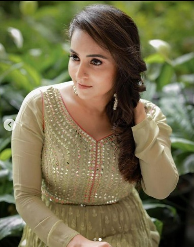  ഗ്ലാമറസ് ലുക്കില്‍ ഭാമ.. പൊളിയെന്ന് ആരാധകര്‍.. വൈറലായി പുത്തൻ ചിത്രങ്ങള്‍