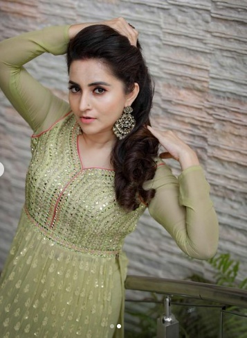  ഗ്ലാമറസ് ലുക്കില്‍ ഭാമ.. പൊളിയെന്ന് ആരാധകര്‍.. വൈറലായി പുത്തൻ ചിത്രങ്ങള്‍