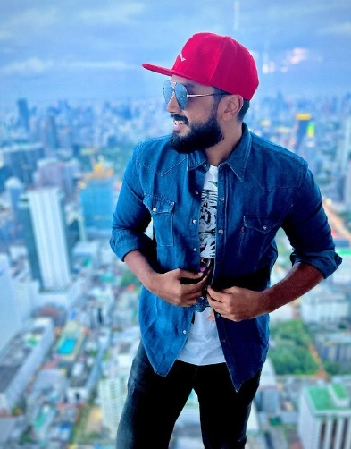 പുത്തൻ ഫോട്ടോകളുമായി കാളിദാസ് ജയറാം... പൊളിലുക്കെന്ന് ആരാധകര്‍ ... കാണാം ചിത്രങ്ങള്‍