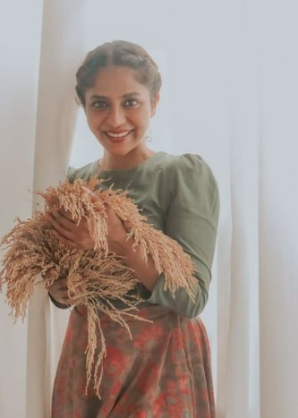 സ്റ്റൈലിഷ് ലുക്ക് മാത്രമല്ല, നിറ പുഞ്ചിരിയും... ക്യൂട്ട് ചിത്രങ്ങളുമായി പൂര്‍ണിമ...