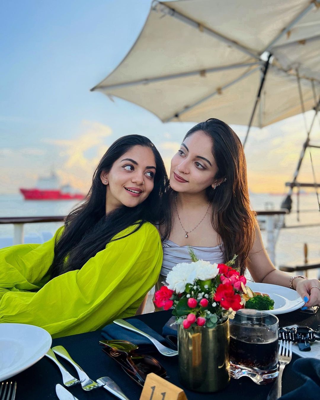 ഗ്ലാമറസ് ലുക്കില്‍ പൊളിച്ചടുക്കി താരപുത്രി: ഇഷാനി കൃഷ്ണയുടെ പുതിയ ഫോട്ടോകള്‍ വൈറല്‍