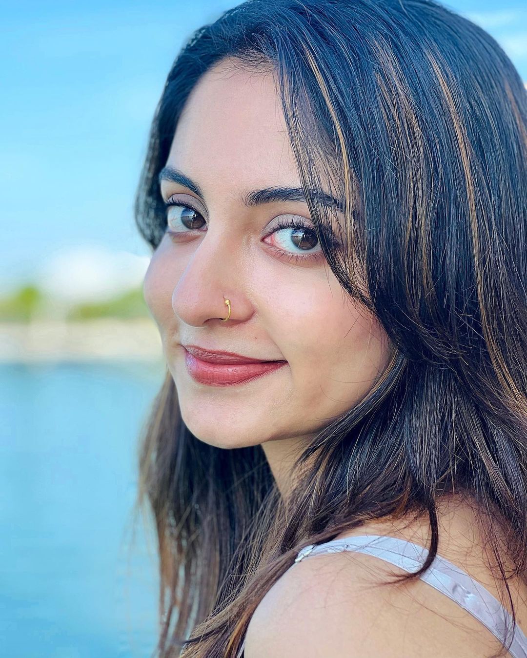 ഗ്ലാമറസ് ലുക്കില്‍ പൊളിച്ചടുക്കി താരപുത്രി: ഇഷാനി കൃഷ്ണയുടെ പുതിയ ഫോട്ടോകള്‍ വൈറല്‍