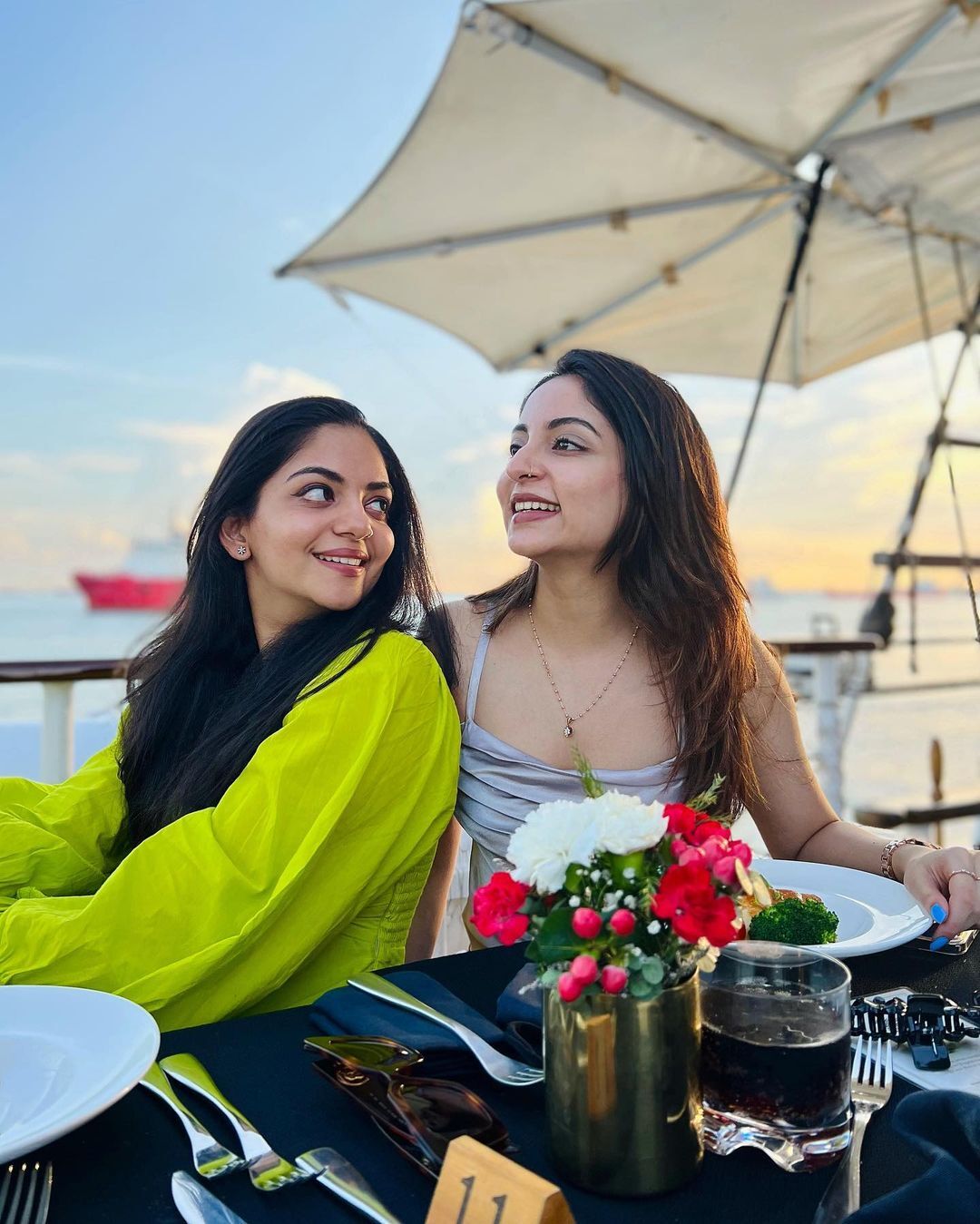 ഗ്ലാമറസ് ലുക്കില്‍ പൊളിച്ചടുക്കി താരപുത്രി: ഇഷാനി കൃഷ്ണയുടെ പുതിയ ഫോട്ടോകള്‍ വൈറല്‍