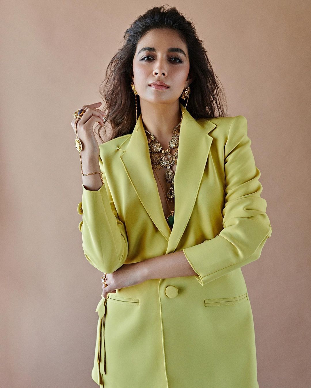  'കീർത്തിയല്ലേ ഇത് അമ്പമ്പോ'.കണ്ണു തള്ളി കല്യാണി പ്രിയദർശൻ..കണ്ടമാനം കമന്റ്സ്..വൈറൽ ഫോട്ടോകൾ'