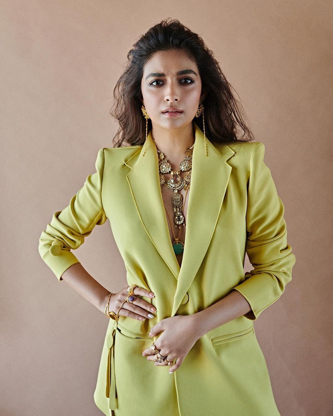  'കീർത്തിയല്ലേ ഇത് അമ്പമ്പോ'.കണ്ണു തള്ളി കല്യാണി പ്രിയദർശൻ..കണ്ടമാനം കമന്റ്സ്..വൈറൽ ഫോട്ടോകൾ'