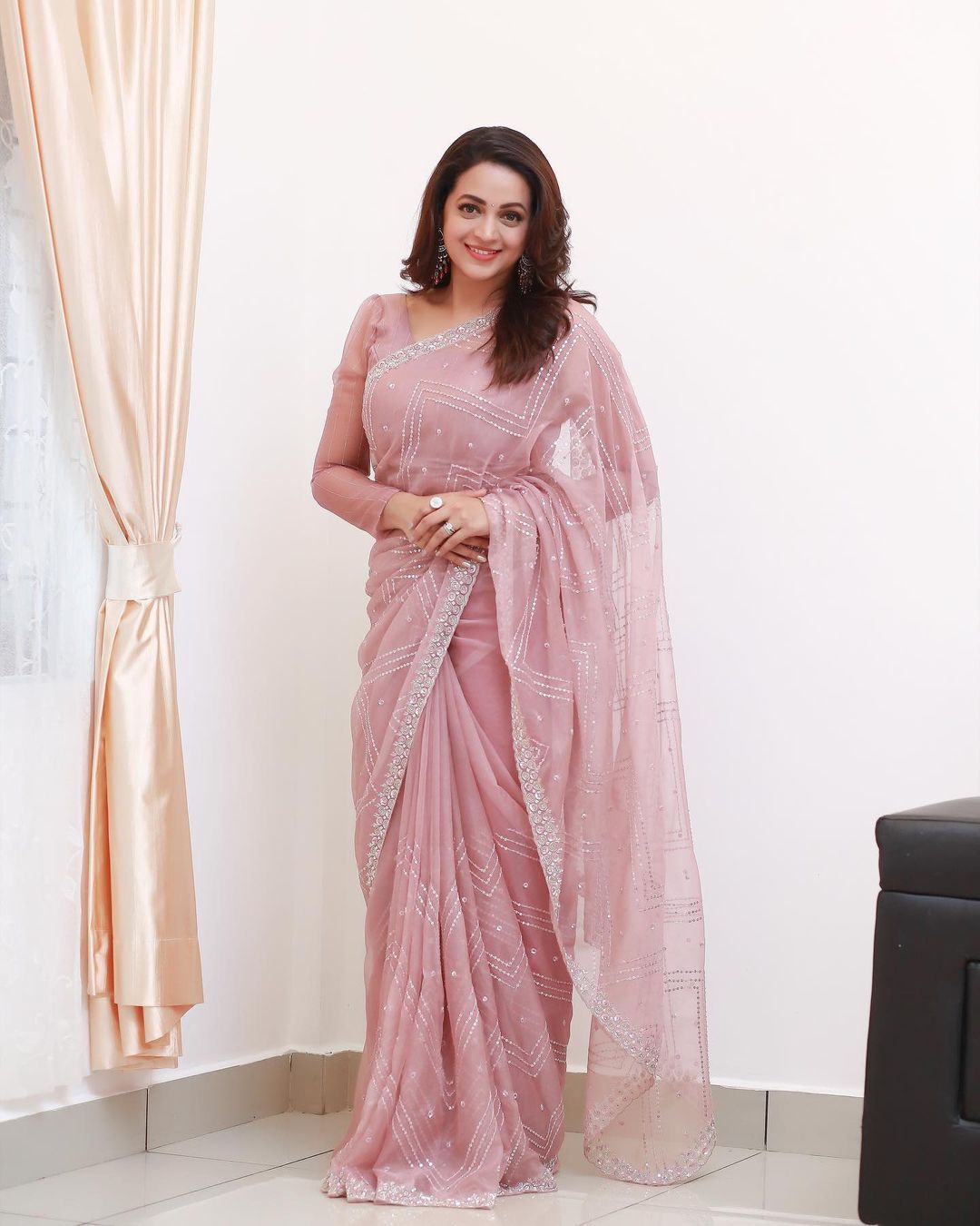 'ഭാവന ഈസ് ബാക്ക്...സാരിയിൽ അപ്പപ്പ എന്തൊരു ലുക്ക്, ';വൈറൽ ഫോട്ടോസ്