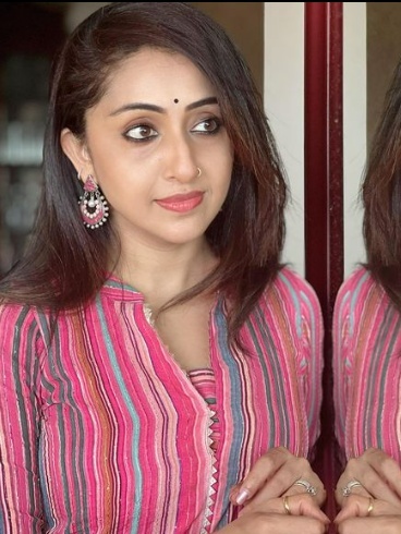 ദാവണി അഴകിൽ  നിത്യ ദാസ്... മനം കവർന്ന് മലയാളത്തിന്റെ സുന്ദരി... കാണം ചിത്രങ്ങൾ