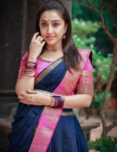 ദാവണി അഴകിൽ  നിത്യ ദാസ്... മനം കവർന്ന് മലയാളത്തിന്റെ സുന്ദരി... കാണം ചിത്രങ്ങൾ