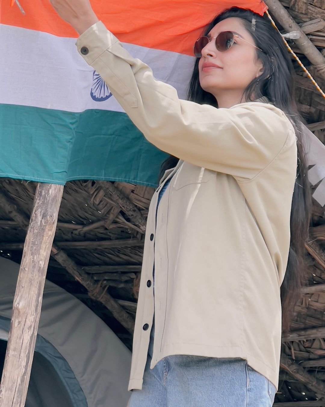 എന്താ റിതൂ... വെയിലത്ത് കിടന്ന് ഉറങ്ങിപ്പോയോ: വ്യത്യസ്ത ചിത്രങ്ങളുമായി റിതു മന്ത്ര