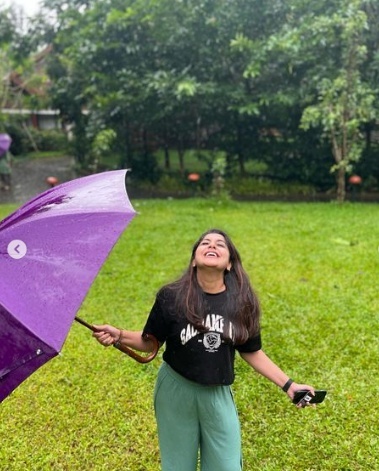 വെറൈറ്റി ഫോട്ടോഷൂട്ടുമായി മീര നന്ദൻ.... ഏറ്റെടുത്ത് ആരാധകര്‍ ... കാണാം ചിത്രങ്ങള്‍