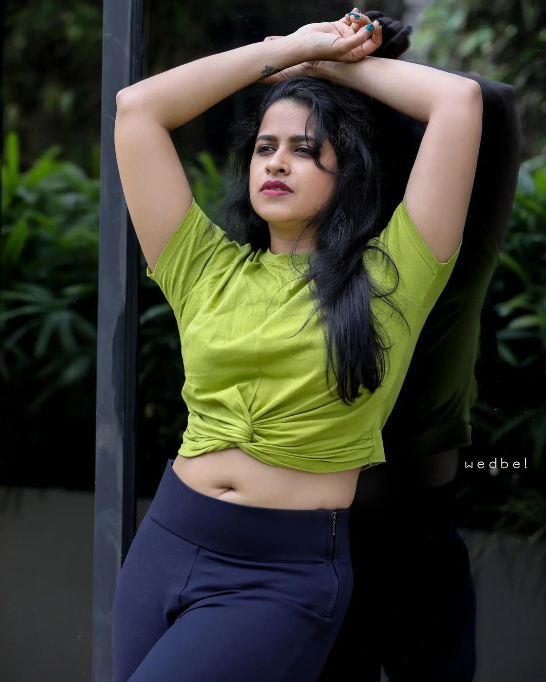  'സാധിക, സാരി, സുന്ദരി..മാറ്റിപിടിക്കാൻ ഉദ്ദേശമേയില്ല'; ലൗ ഇട്ട് നിറച്ച് ആരാധകരും..വൈറൽ ചിത്രങ്ങൾ