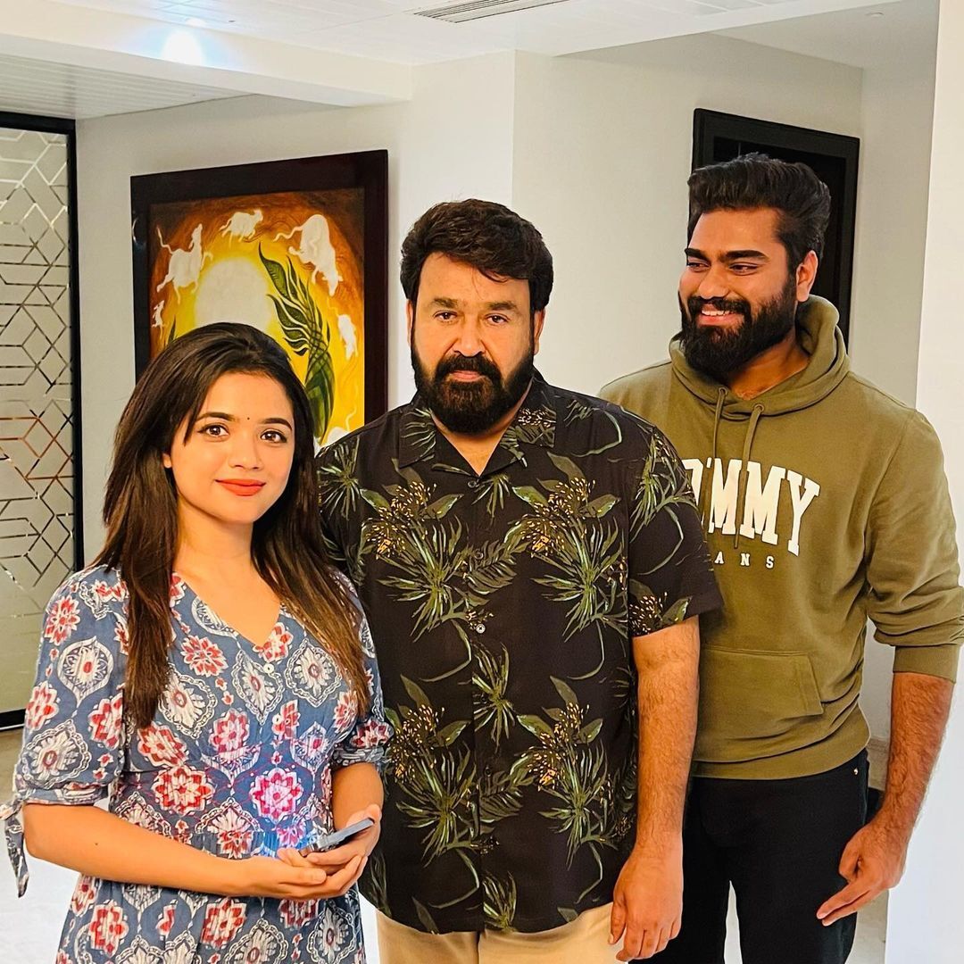 'മൈൻ',ആരതി പൊടിക്കൊപ്പം റോബിന്റെ പുതിയ ചിത്രം, കുരുപൊട്ടുന്നവർ ജാവോയെന്ന് കമന്റുകൾ‍