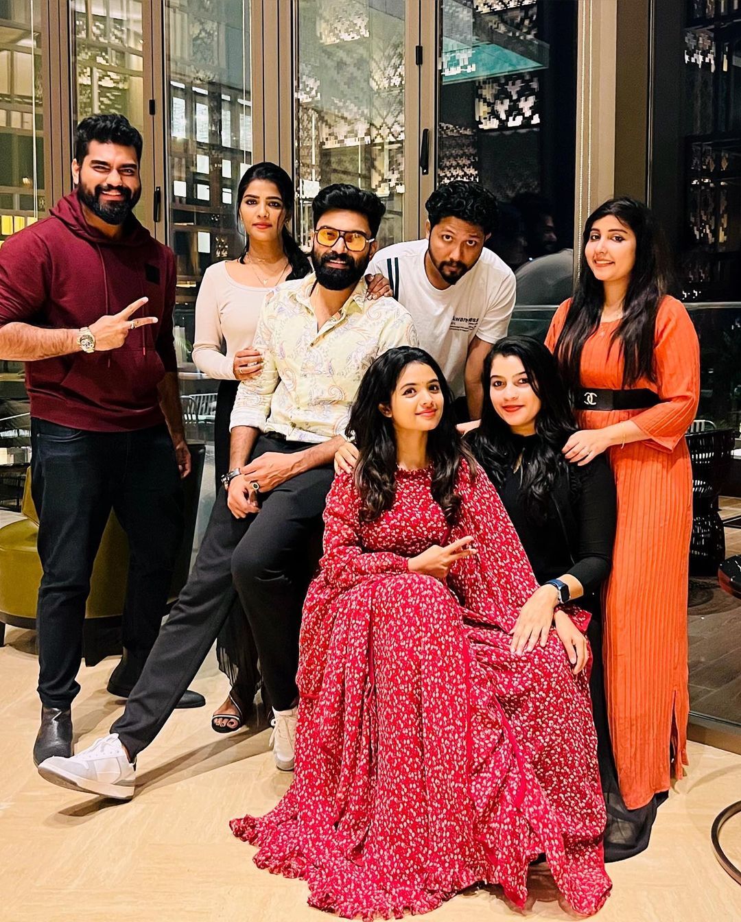 'മൈൻ',ആരതി പൊടിക്കൊപ്പം റോബിന്റെ പുതിയ ചിത്രം, കുരുപൊട്ടുന്നവർ ജാവോയെന്ന് കമന്റുകൾ‍