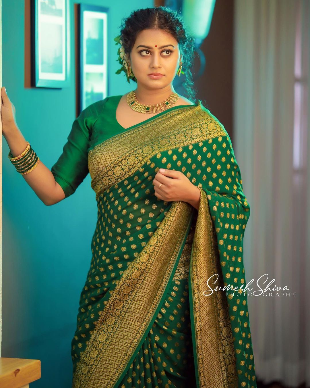 സാരിയില്‍ മാരക ലുക്കില്‍ അന്‍സിബ ഹസ്സന്‍: സാരിയിലാണ് ഞാന്‍ കൂടുതല്‍ സുന്ദരിയെന്ന് താരവും-വൈറലായി ചിത്രങ്ങള്‍