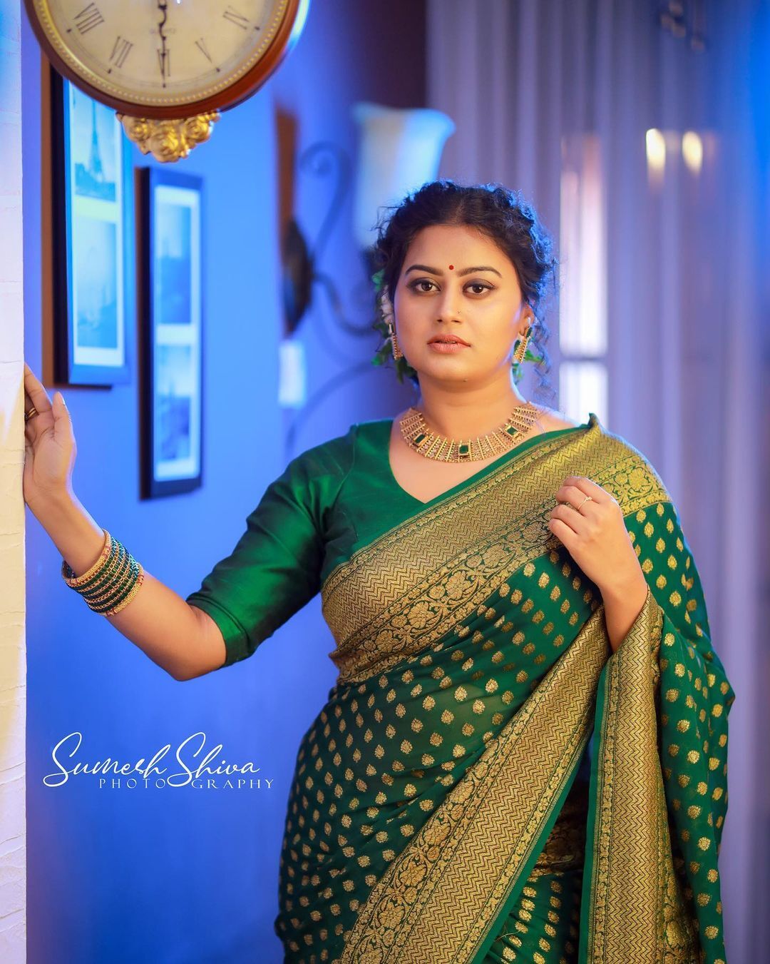 സാരിയില്‍ മാരക ലുക്കില്‍ അന്‍സിബ ഹസ്സന്‍: സാരിയിലാണ് ഞാന്‍ കൂടുതല്‍ സുന്ദരിയെന്ന് താരവും-വൈറലായി ചിത്രങ്ങള്‍