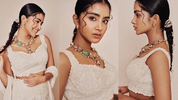 അനുപമേ.. അഴകേ.. ; വെള്ളയില്‍ തിളങ്ങി അനുപമ പരമേശ്വരന്‍, വൈറലായി ചിത്രങ്ങള്‍