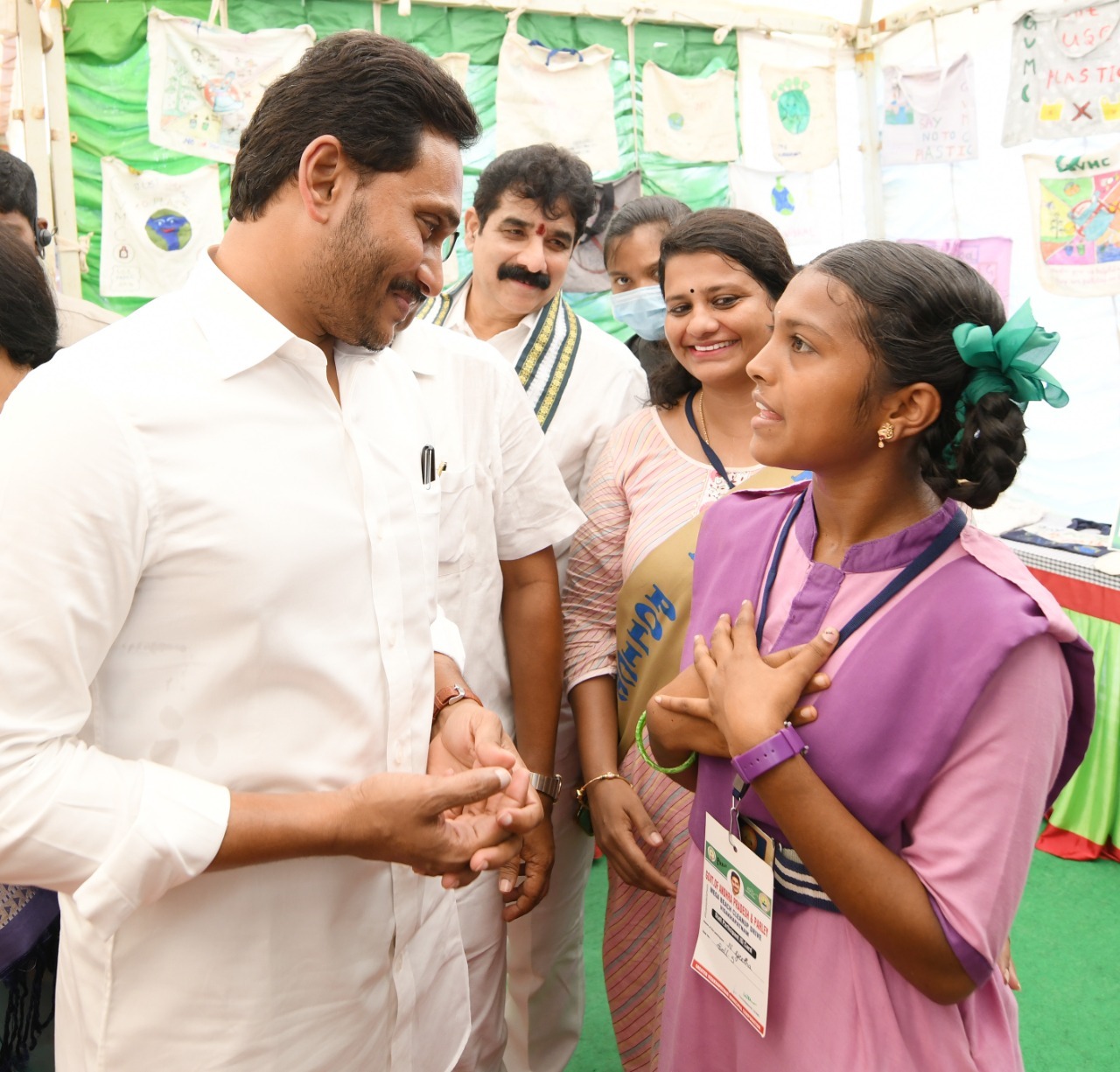 ఏపీలో ప్లాస్టిక్ ఫ్లెక్సీలపై బ్యాన్.. విశాఖ వేదికగా సీఎం జగన్ ప్రకటన