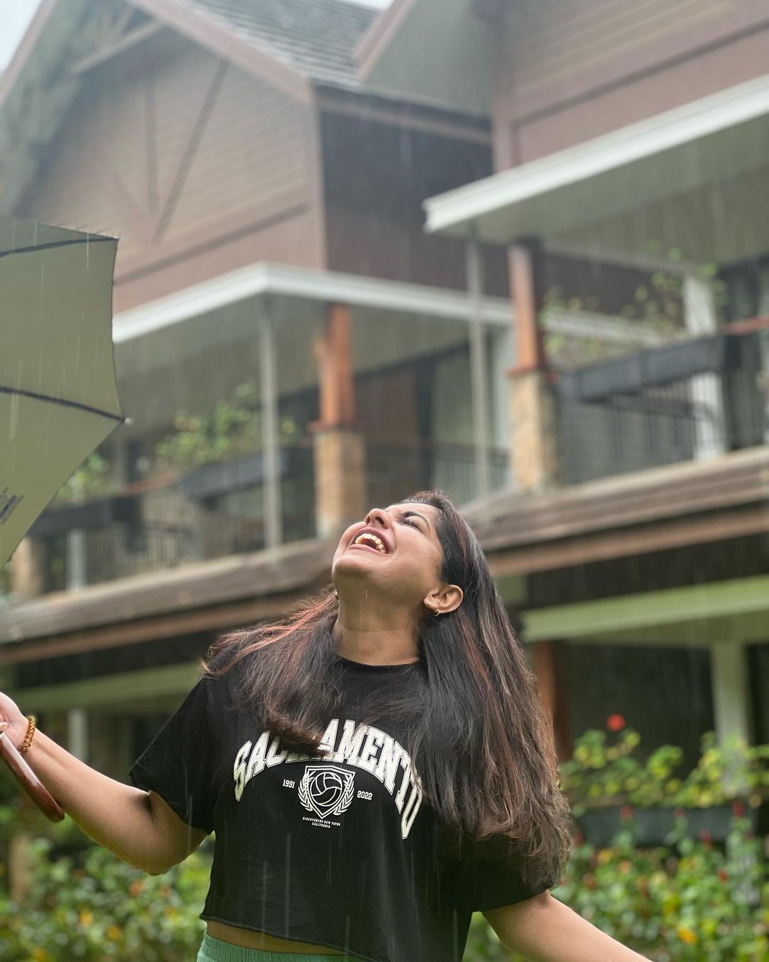  ക്യൂട്ട് മീര... പുത്തൻ ഫോട്ടോഷൂട്ടിൽ സുന്ദരിയായി മീര നന്ദൻ ... കാണാം ചിത്രങ്ങൾ