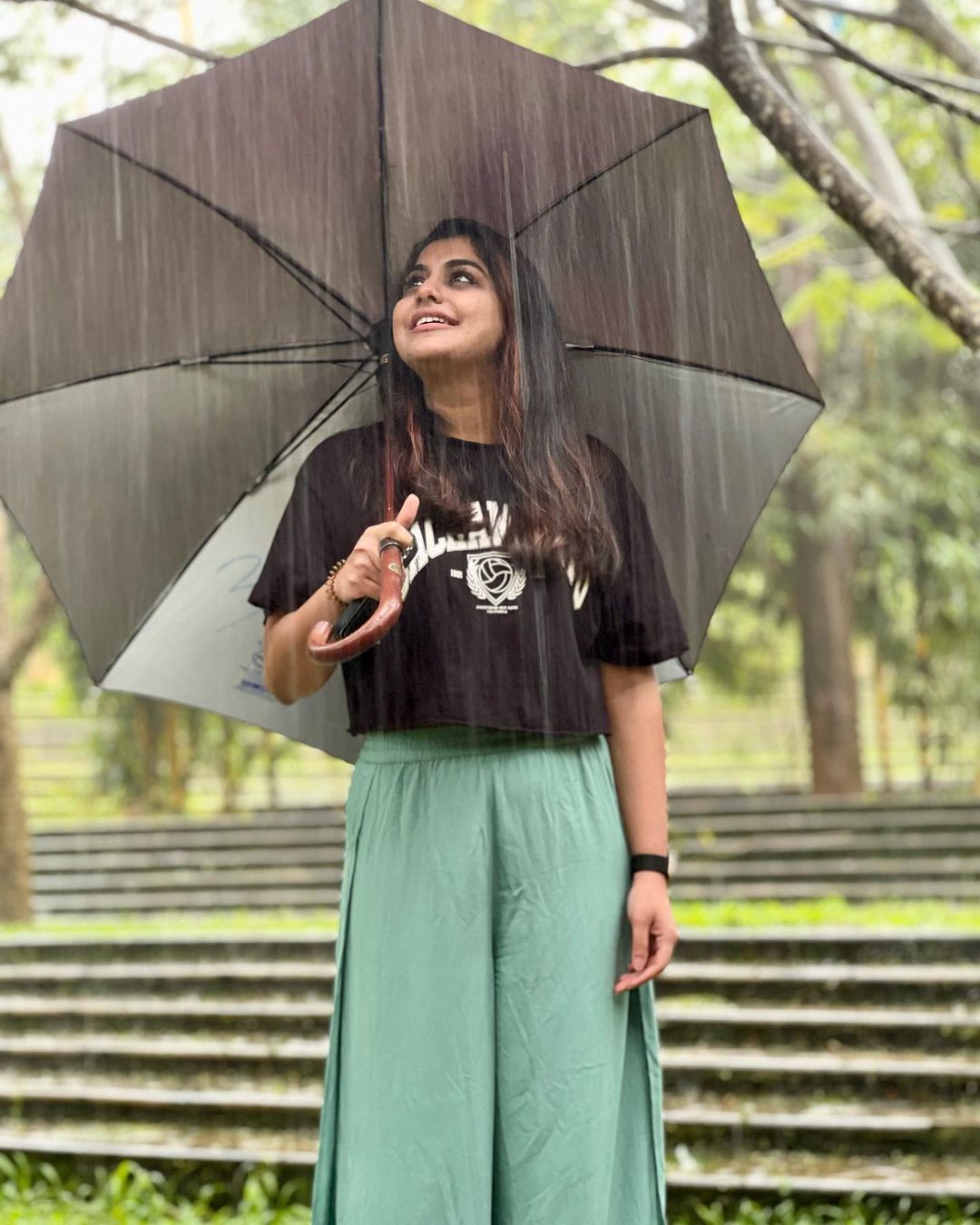  ക്യൂട്ട് മീര... പുത്തൻ ഫോട്ടോഷൂട്ടിൽ സുന്ദരിയായി മീര നന്ദൻ ... കാണാം ചിത്രങ്ങൾ