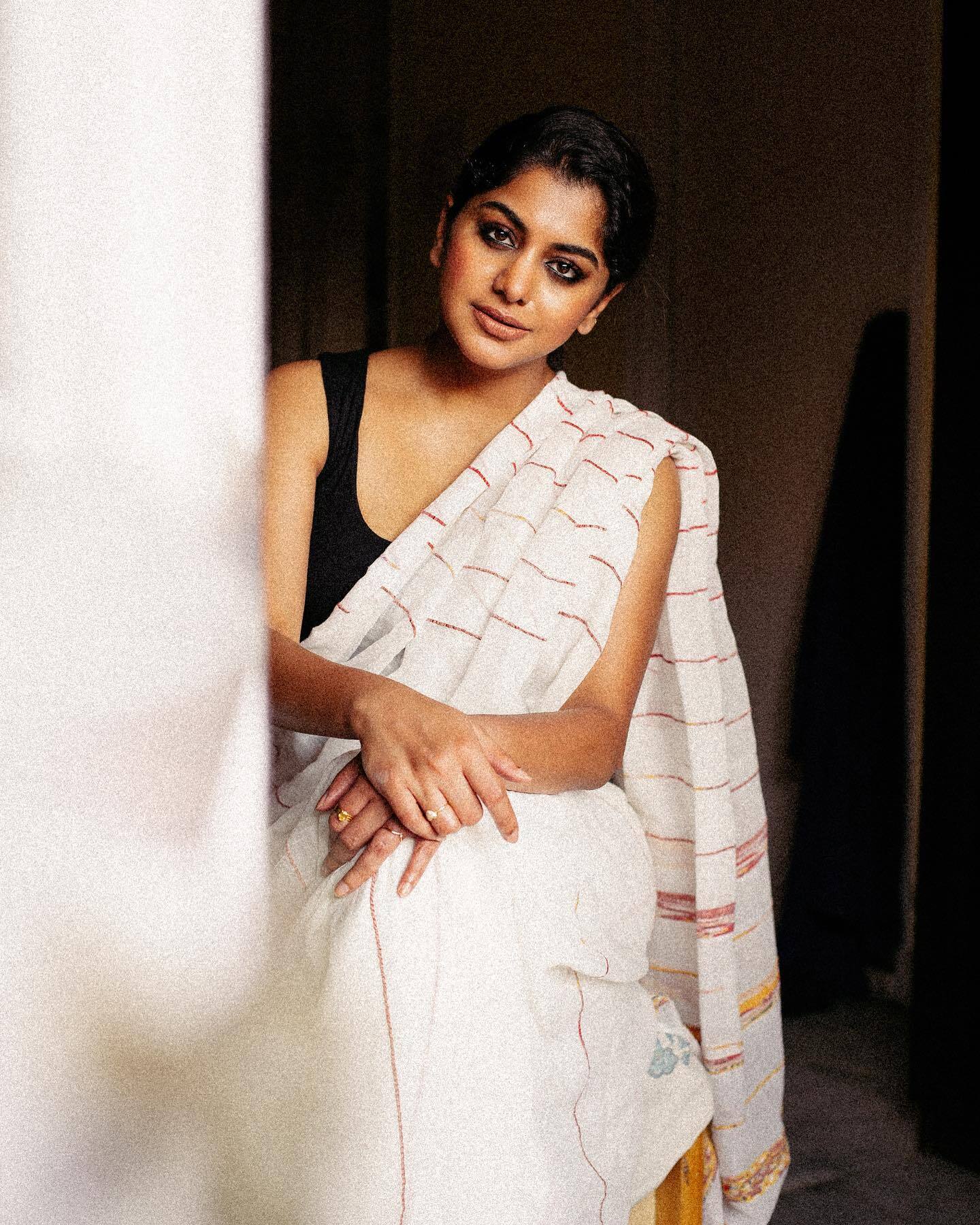  ക്യൂട്ട് മീര... പുത്തൻ ഫോട്ടോഷൂട്ടിൽ സുന്ദരിയായി മീര നന്ദൻ ... കാണാം ചിത്രങ്ങൾ