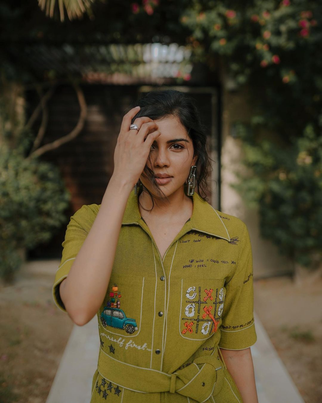  'ഇജ്ജ് എന്ത് സുന്ദരിയാണ് പാത്തൂ, ഇങ്ങനെ ചിരിക്കല്ലെ പാത്തൂ'; കല്യാണിയുടെ കിടിലൻ ഫോട്ടോകൾ 