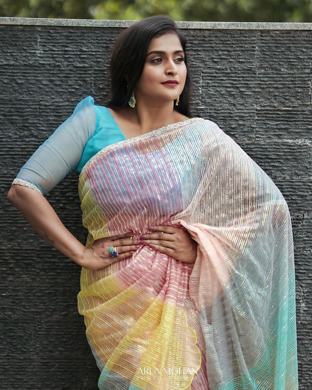 സാരിയിലെത്തിയാല്‍ പിന്നെ ഒരു പ്രത്യേക ലുക്കാണ്; ഒരു രക്ഷയുമില്ല സാറേ, ശ്രദ്ധേയമായി രമ്യ നമ്പീശന്റെ പുതിയ ചിത്രം