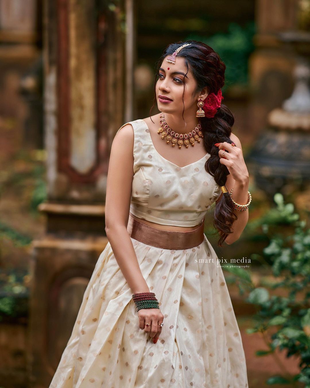 സാരിയില്‍ അതിമനോഹരിയാണ് ദില്‍ഷ പ്രസന്നന്‍: ക്യൂട്ട്നെസ്സിനും 	ഒരു കുറമില്ല, പുത്തന്‍ ചിത്രങ്ങള്‍ കാണം