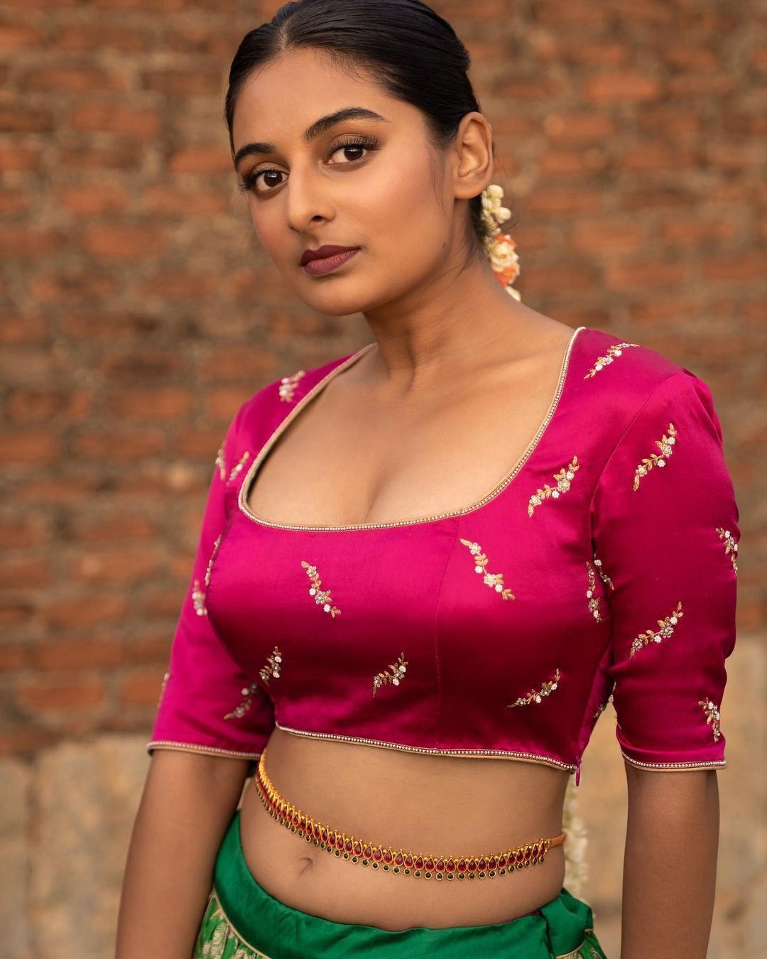   ക്യൂട്ട്, സ്റ്റൈലിഷ് , സ്മാർട്ട് .... തരംഗമാകാൻ എസ്തറിന്റെ തകർപ്പൻ ഫോട്ടോഷൂട്ട്... കാണാം ചിത്രങ്ങൾ