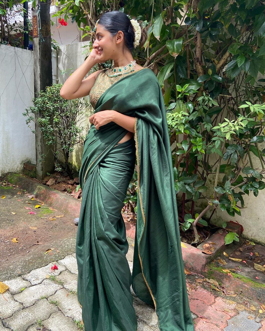   ക്യൂട്ട്, സ്റ്റൈലിഷ് , സ്മാർട്ട് .... തരംഗമാകാൻ എസ്തറിന്റെ തകർപ്പൻ ഫോട്ടോഷൂട്ട്... കാണാം ചിത്രങ്ങൾ