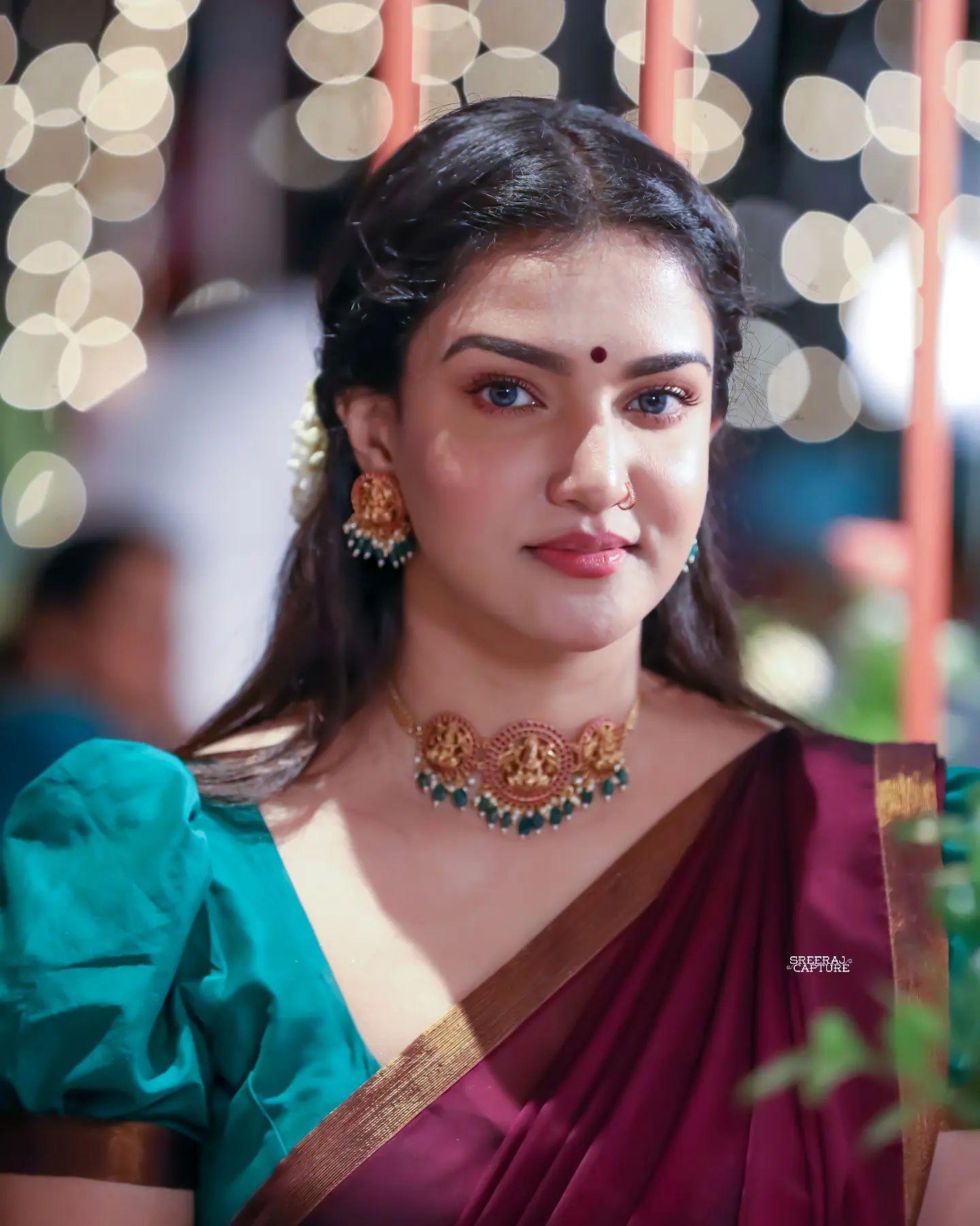 സാരിയിൽ അതീവ സുന്ദരിയായി ഹണി റോസ്... പുത്തൻ ചിത്രങ്ങളും വൈറൽ...