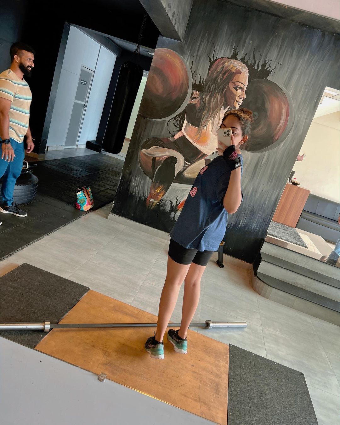 ബ്ലാ ബ്ലാ ലുക്കില്‍ അഹാന കൃഷ്ണ, വര്‍ക്ക് ഔട്ട് ചിത്രങ്ങള്‍ വൈറല്‍, ഫിറ്റ്‌നസ് രഹസ്യം മനസിലായെന്ന് ആരാധകര്‍