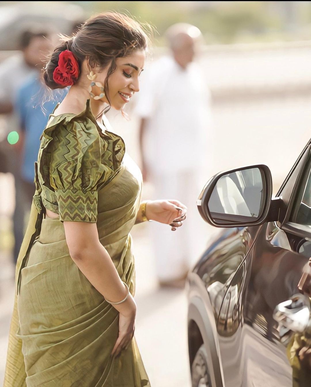 പച്ച തീയാണ് ഞാന്‍...ബ്ലാക്ക് ബീസ്റ്റ് ആണു നീ; അമ്പമ്പോ..ഇത് എന്തൊരു ക്യാപ്ഷന്‍, അമേയ പൊളിച്ചു 