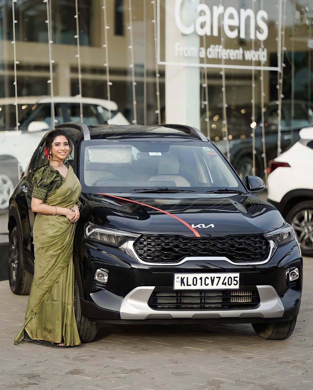 പച്ച തീയാണ് ഞാന്‍...ബ്ലാക്ക് ബീസ്റ്റ് ആണു നീ; അമ്പമ്പോ..ഇത് എന്തൊരു ക്യാപ്ഷന്‍, അമേയ പൊളിച്ചു 