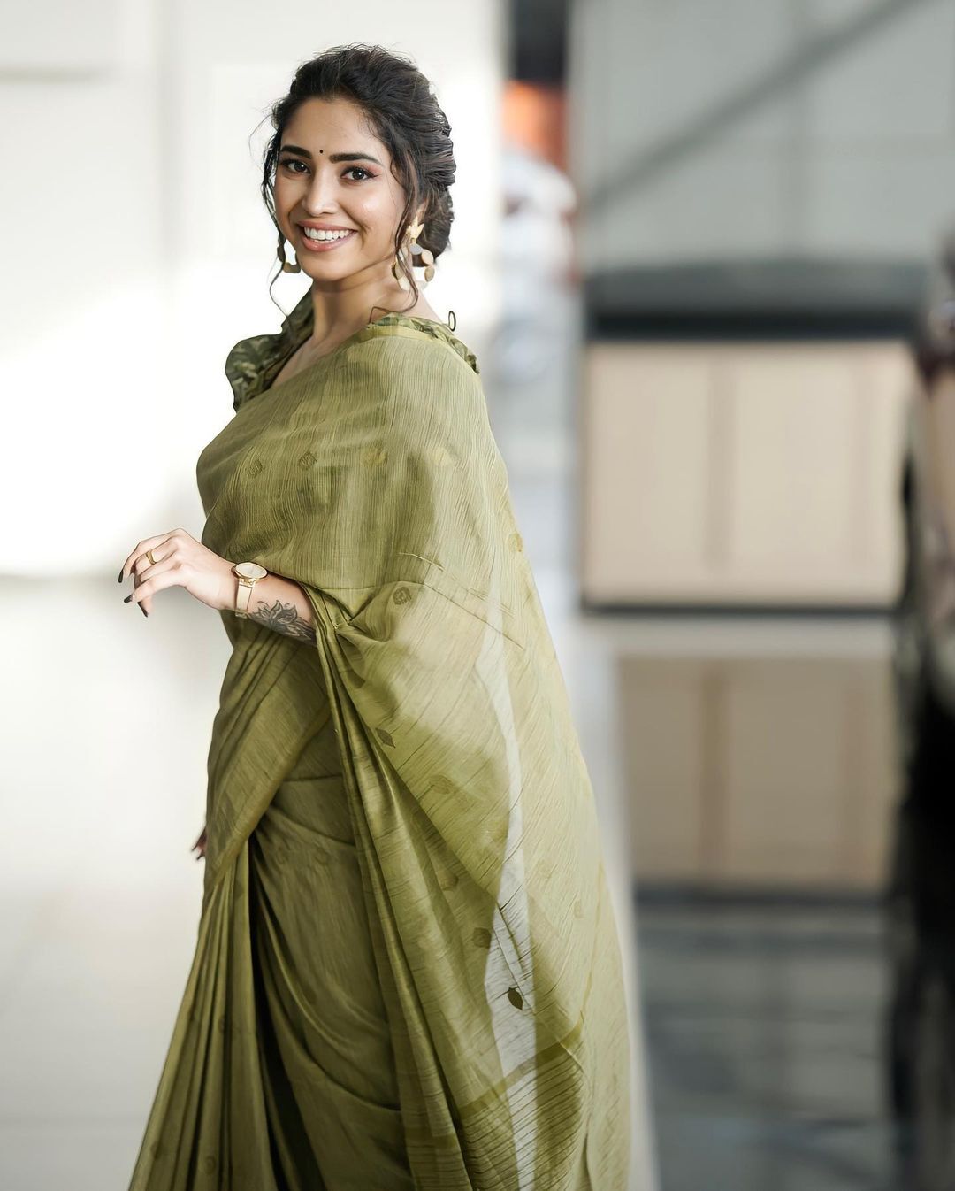 പച്ച തീയാണ് ഞാന്‍...ബ്ലാക്ക് ബീസ്റ്റ് ആണു നീ; അമ്പമ്പോ..ഇത് എന്തൊരു ക്യാപ്ഷന്‍, അമേയ പൊളിച്ചു 