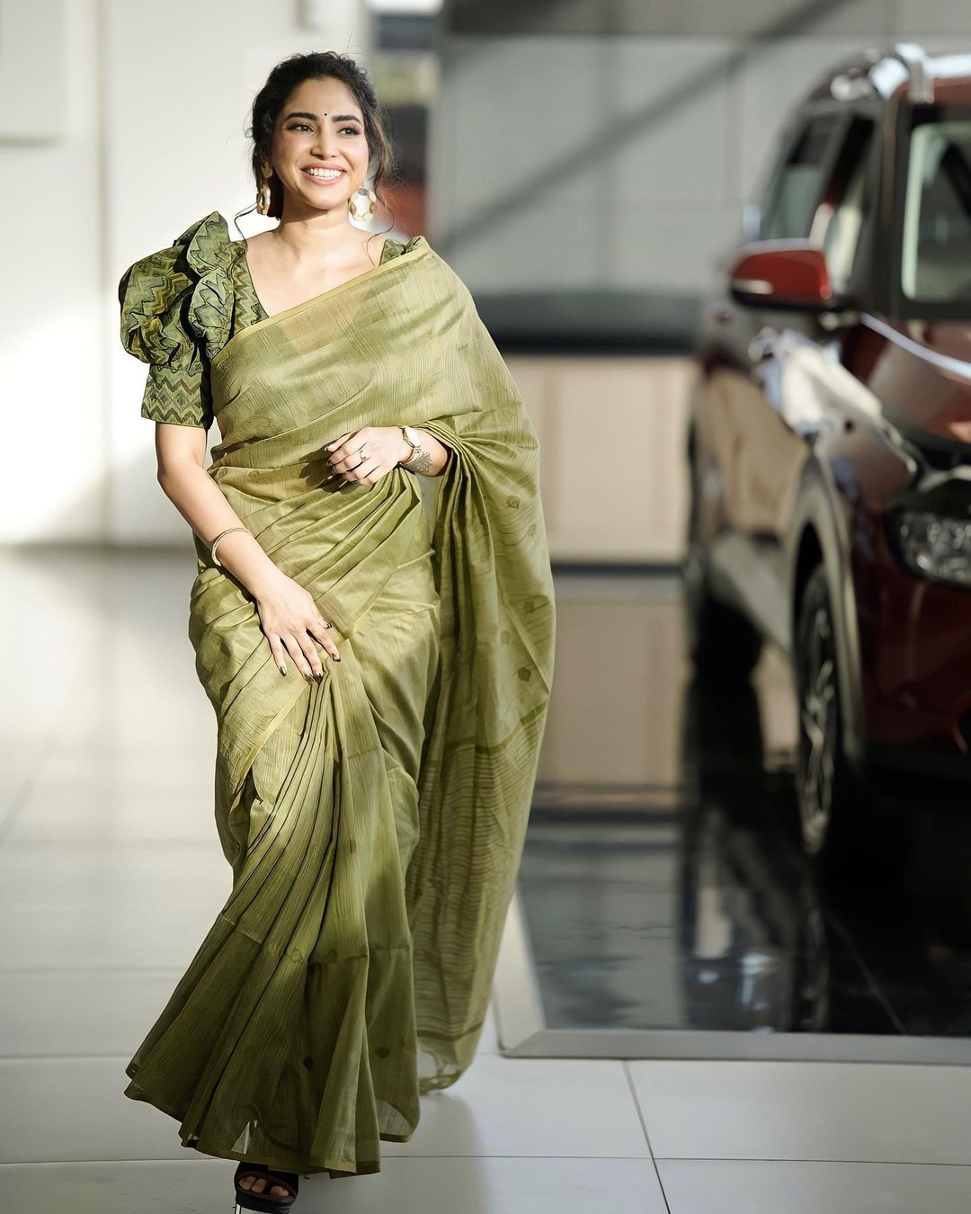 പച്ച തീയാണ് ഞാന്‍...ബ്ലാക്ക് ബീസ്റ്റ് ആണു നീ; അമ്പമ്പോ..ഇത് എന്തൊരു ക്യാപ്ഷന്‍, അമേയ പൊളിച്ചു 