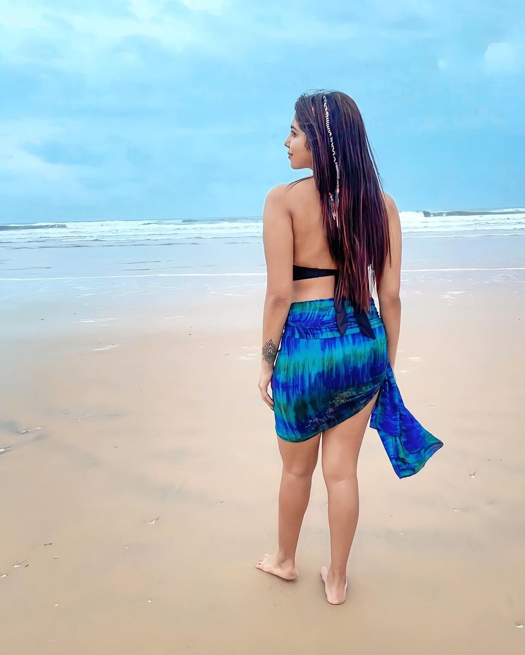 'വേഷത്തിന് കുഴപ്പമുണ്ടോ; എന്നാ താന്‍ കേസ് കൊട്; സദാചാരക്കാരെ ശാന്തരാകൂ..' പ്ലാൻ ചെയ്യാതെ വന്ന ഗോവ ട്രിപ്പ് ആഘോഷമാക്കി അമേയ