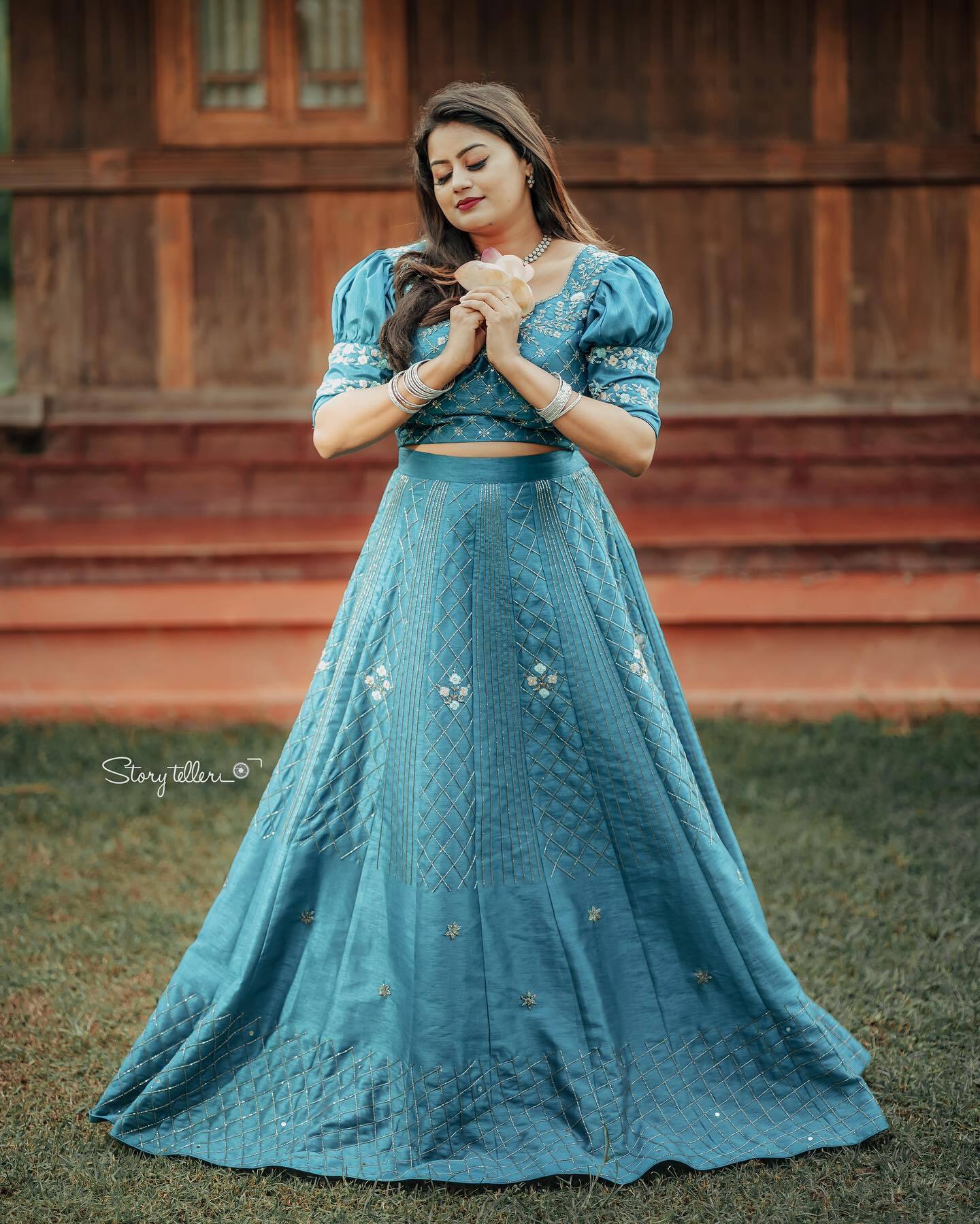 വന്നു... കണ്ടു.. കീഴടക്കി..; കിടിലന്‍ ലുക്കില്‍ അന്‍സിബ, വൈറല്‍ ചിത്രങ്ങള്‍