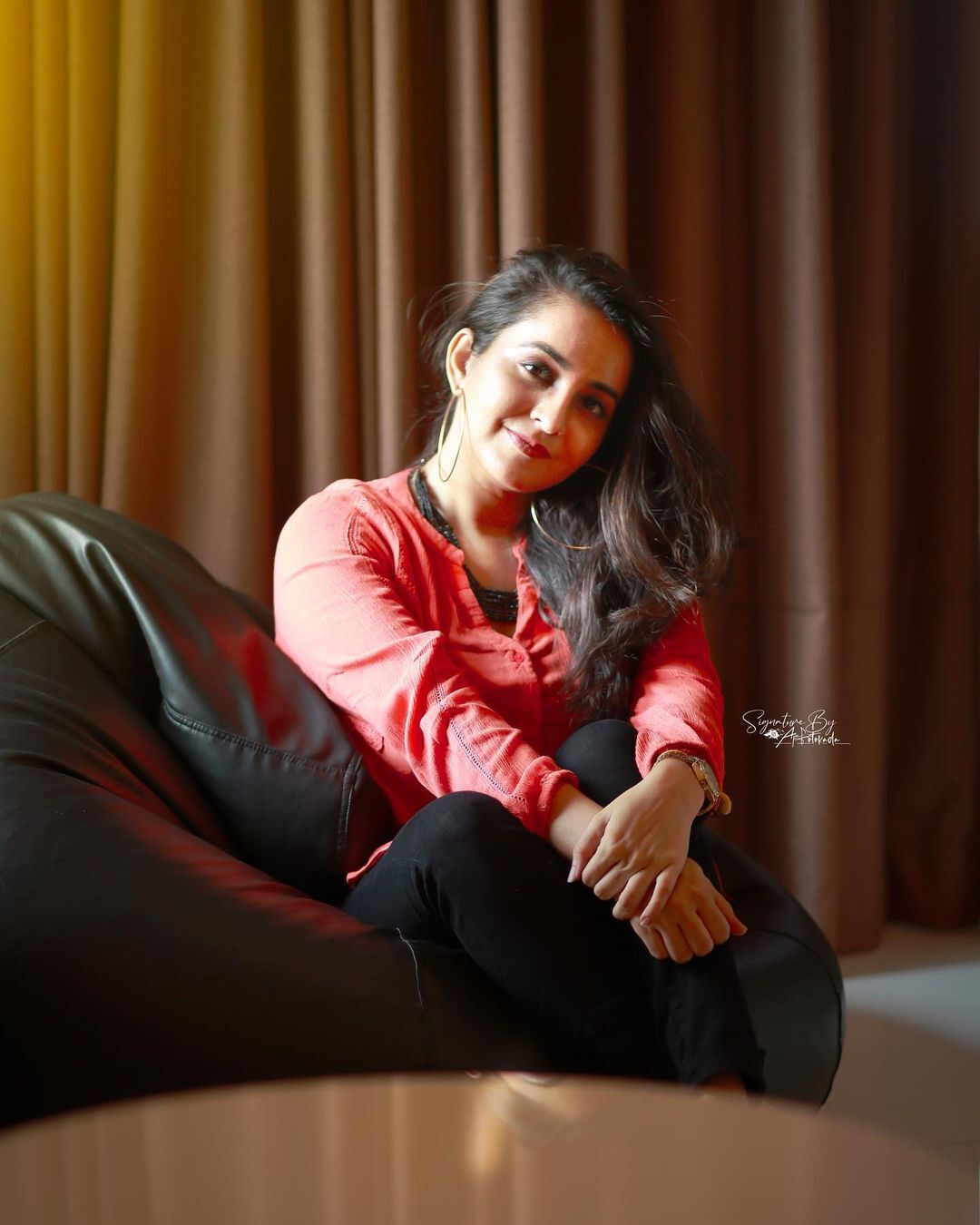 ആ പോസിന് കൊടുക്കണം ഫുള്‍ മാര്‍ക്ക്; ക്യൂട്ട്‌നെസ് വാരിവിതറി ഭാമ, തിരിച്ചുവന്നെന്ന് ആരാധകര്‍, ചിത്രങ്ങള്‍ വൈറല്‍