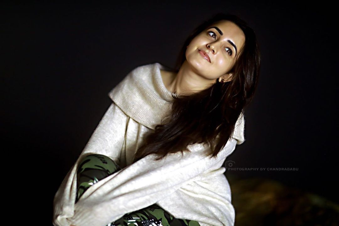 ഈ ലുക്കിന് പകരക്കാരില്ല, നോക്കിയിരുന്ന് പോകും, ക്യൂട്ടായി ഭാമയുടെ പുതിയ ചിത്രങ്ങള്‍, തിരിച്ചുവരവ് എന്നാണെന്ന് ആരാധകര്‍