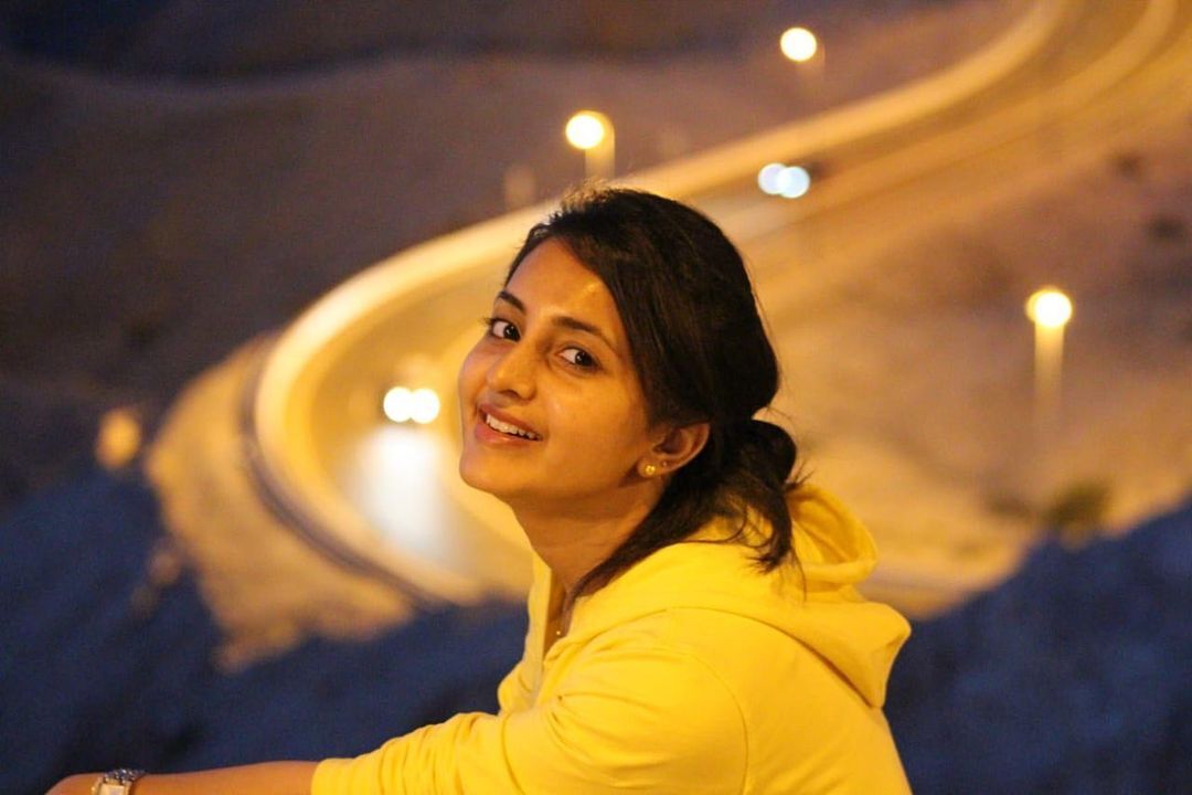 രാജകുമാരിയാണോ, വെളിച്ച പൂക്കള്‍ പൂത്ത് നില്‍ക്കുന്നത് പോലെ; ഭാമയുടെ ക്യൂട്ട് ലുക്കില്‍ ഞെട്ടി ആരാധകര്‍, വൈറല്‍ ചിത്രങ്ങള്‍