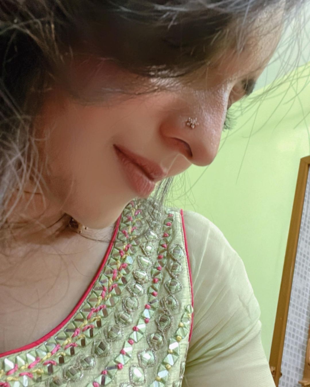 രാജകുമാരിയാണോ, വെളിച്ച പൂക്കള്‍ പൂത്ത് നില്‍ക്കുന്നത് പോലെ; ഭാമയുടെ ക്യൂട്ട് ലുക്കില്‍ ഞെട്ടി ആരാധകര്‍, വൈറല്‍ ചിത്രങ്ങള്‍